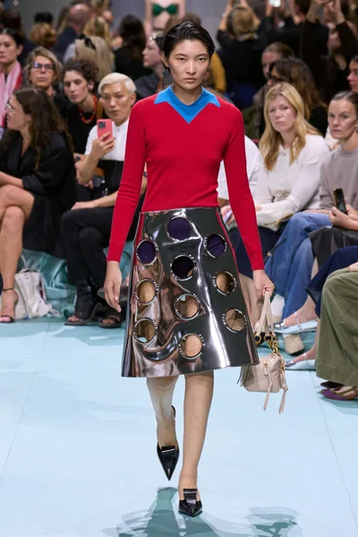 Look 9